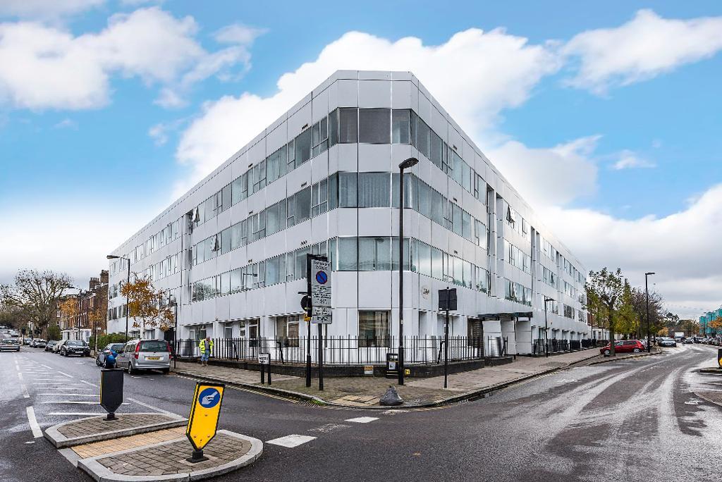 Drayton Park, Highbury, London, N5 1NF