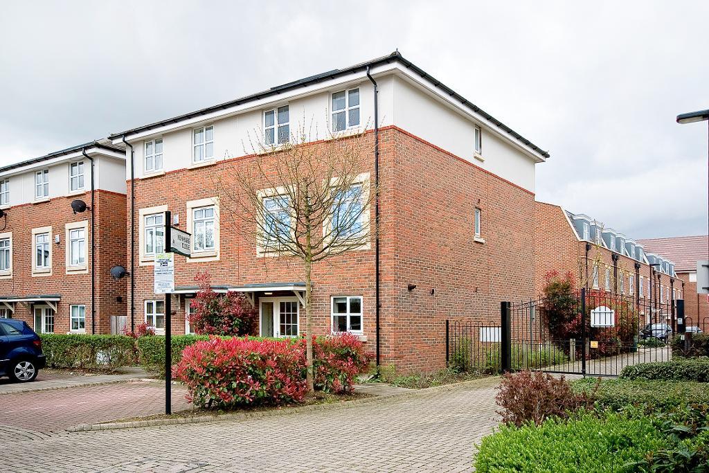 Kenmare Close, Ickenham, Uxbridge, Middlesex, UB10 8FP