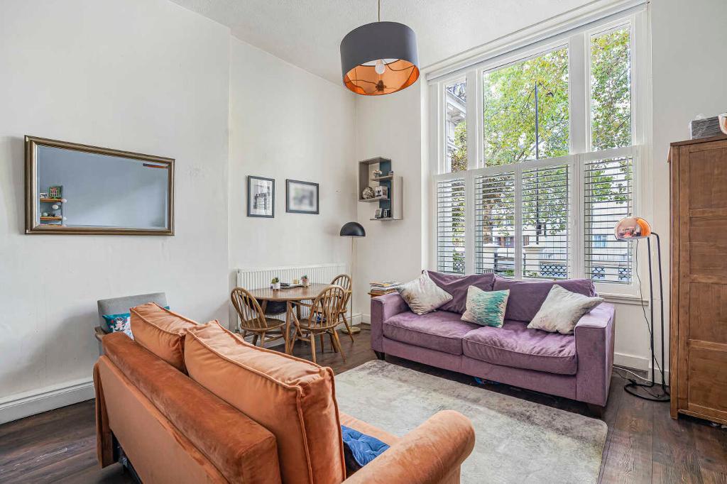 Gloucester Gardens, Bayswater, London, W2 6BN