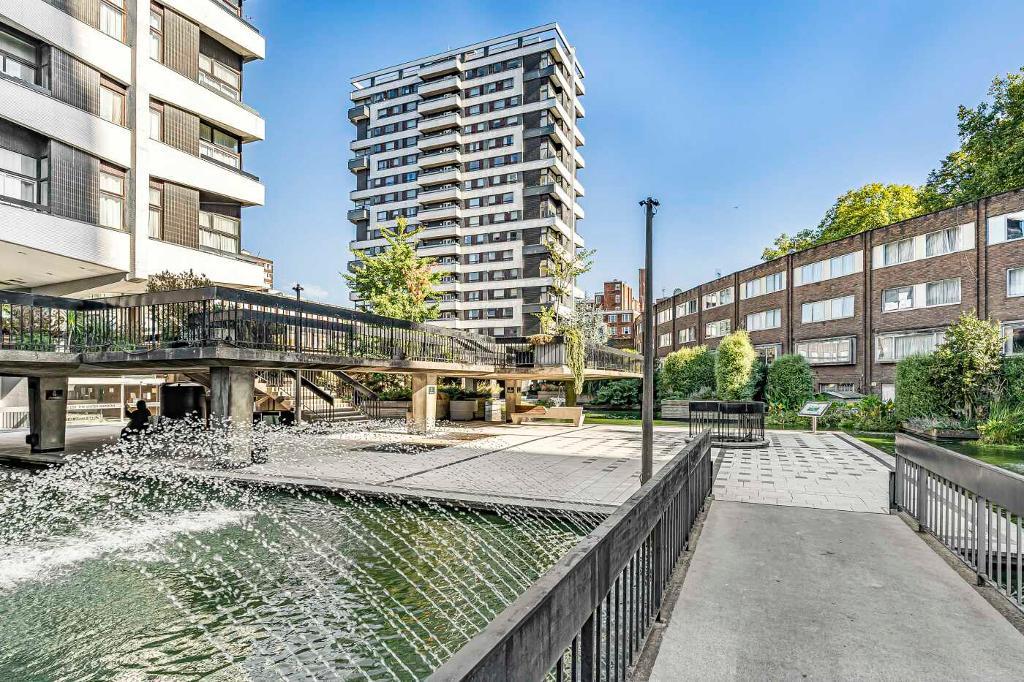 The Water Gardens, Hyde Park Estate, London, W2 2DA